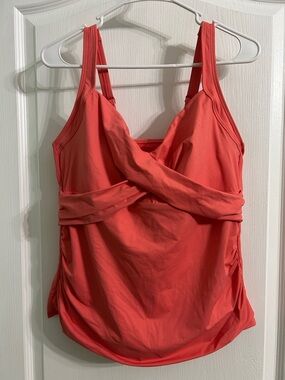 Lands' End Coral Twist-Front Women’s Swim Tank